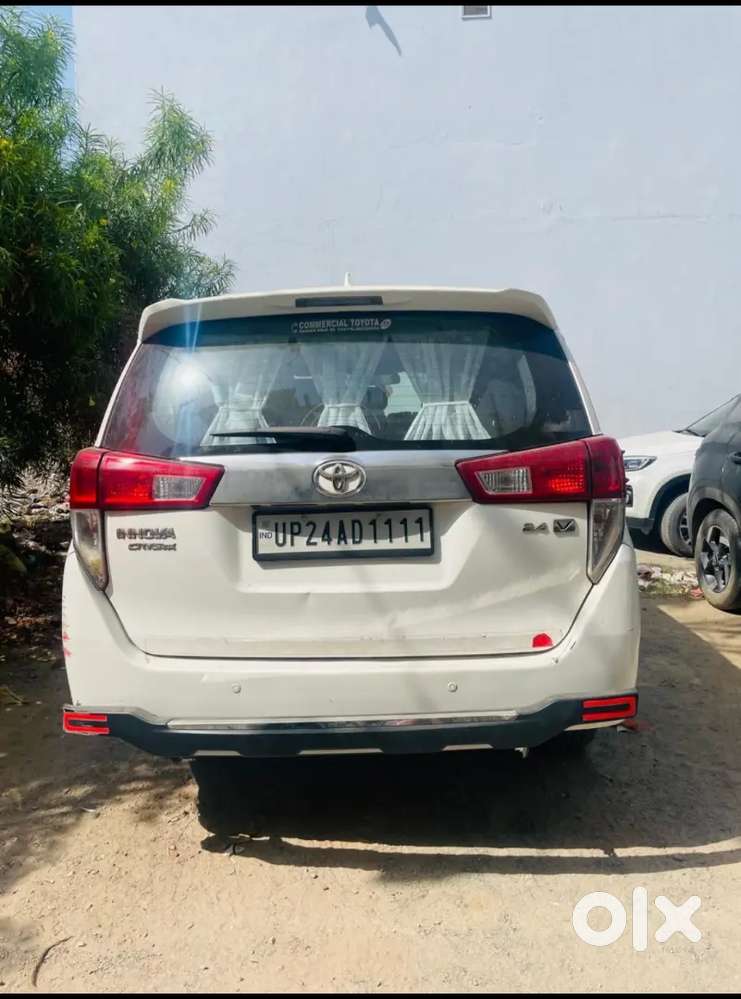 Toyota Innova Crysta 2017 Diesel Well Maintained