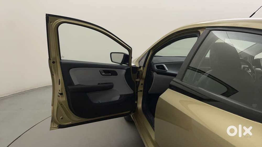 Tata Altroz Xz, 2020, Petrol