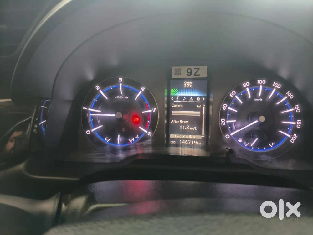 Toyota Innova Crysta [2020-ongoing] 2.4 Vx 8 Str, 2023, Diesel