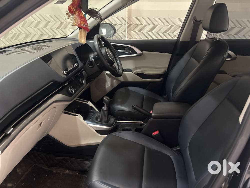 Kia Carens Petrol Manual 2025