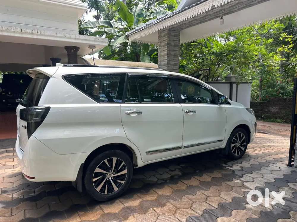 Toyota Innova Crysta 2022 Diesel Well Maintained