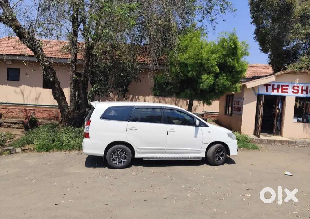 Toyota Innova 2015 Diesel 108000 Km Driven