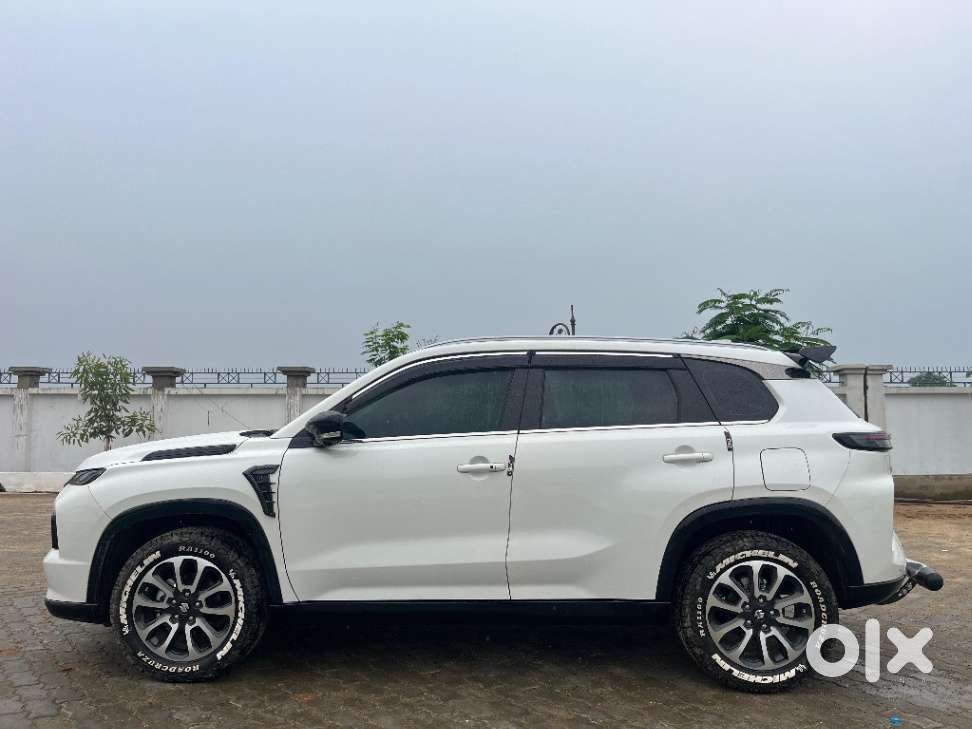 Maruti Suzuki Grand Vitara 1.5 Alpha Plus Intelligent Hybrid Ecvt, 2..