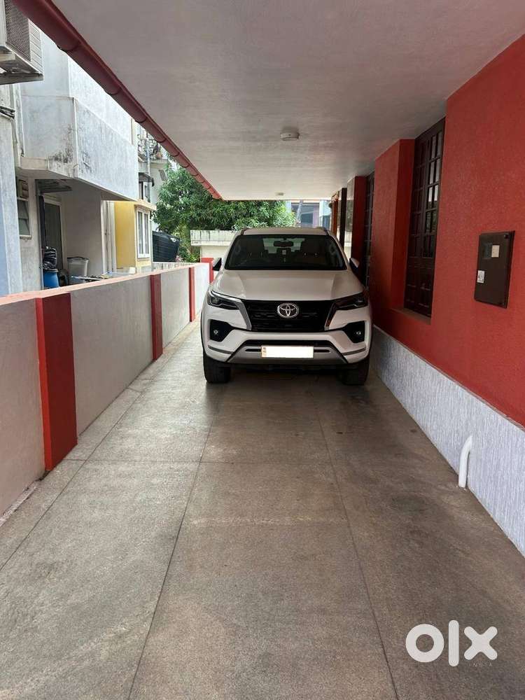 Toyota Fortuner 4x2 At 2.8 Diesel For Sale