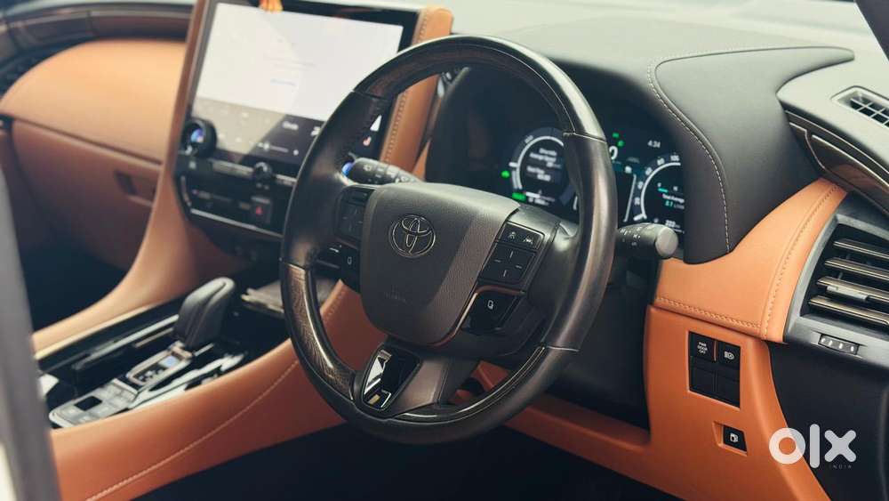 Toyota Vellfire Vip – Executive Lounge, 2024, Petrol