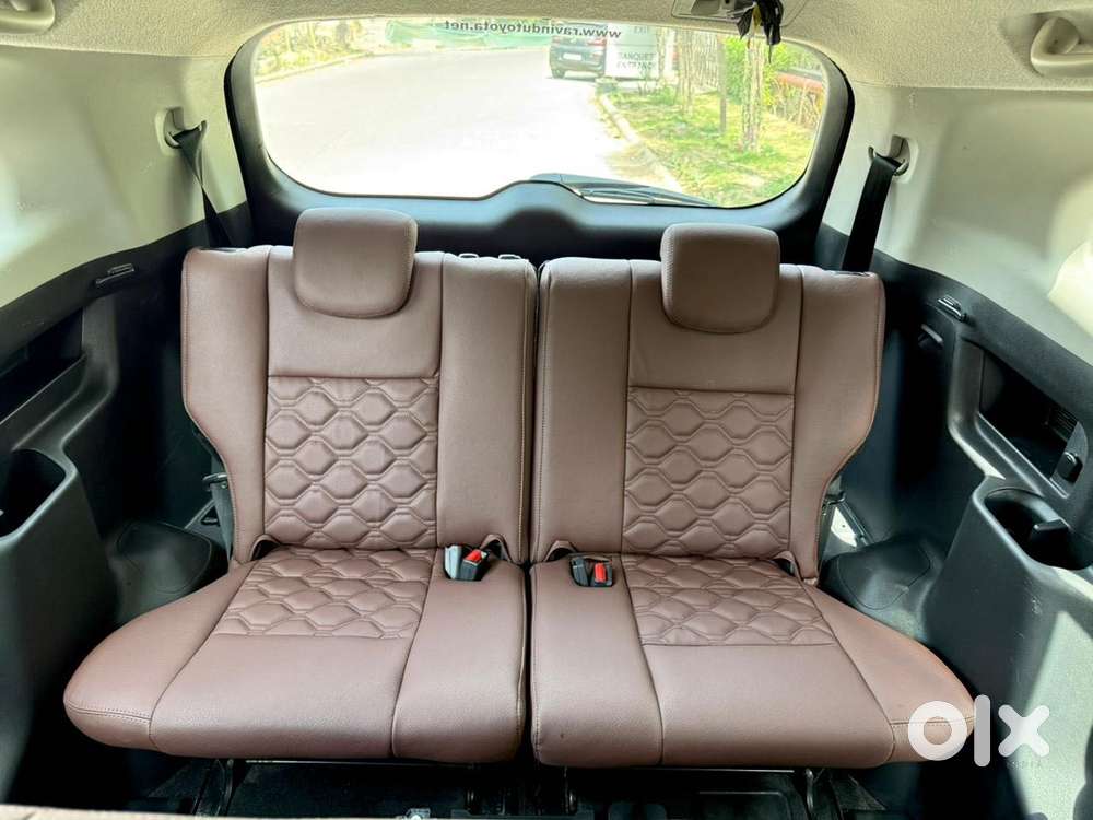 Toyota Innova Hycross