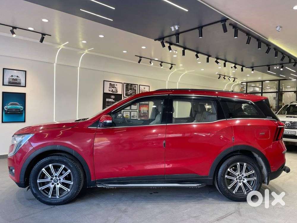 Mahindra Xuv700 2.0 Ax 7 Petrol Mt Str, 2023, Petrol