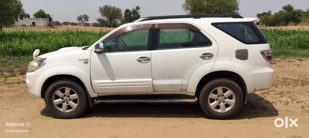 Toyota Fortuner 2011