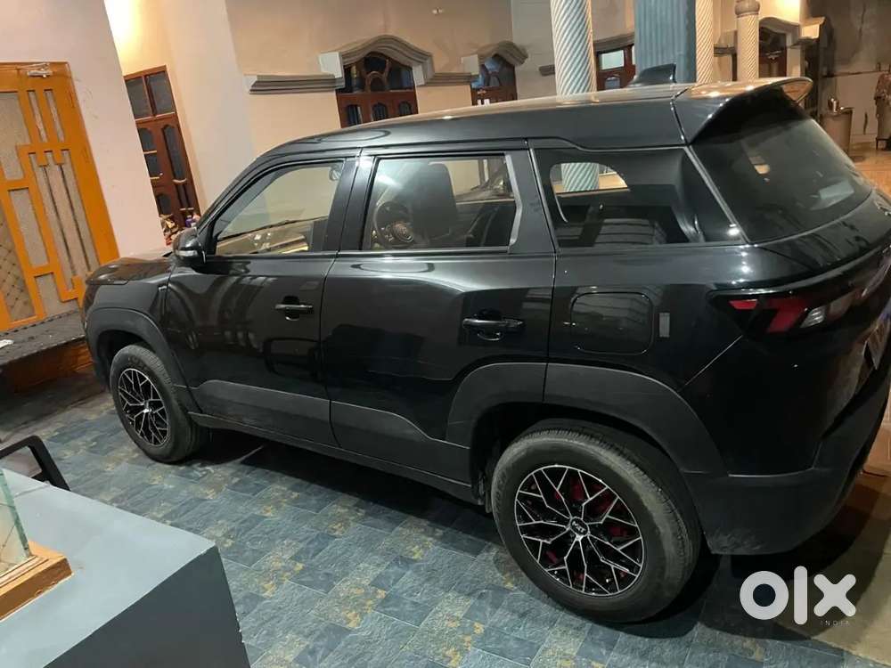 Maruti Suzuki Brezza Vxi 2025