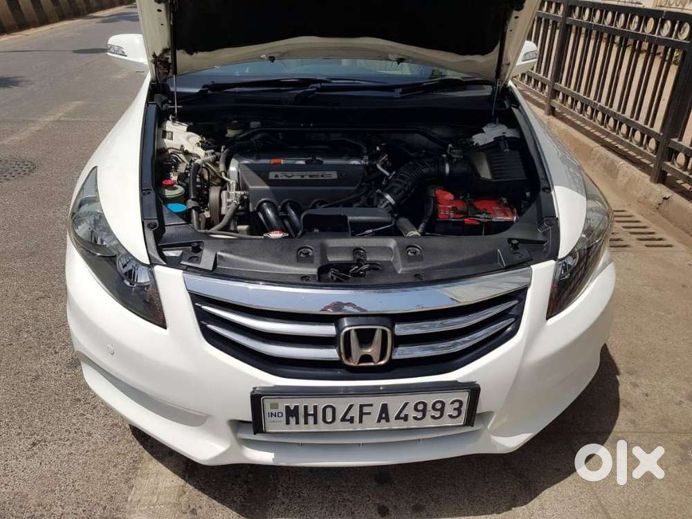 Honda Accord 2.4 Elegance Manual, 2011, Petrol