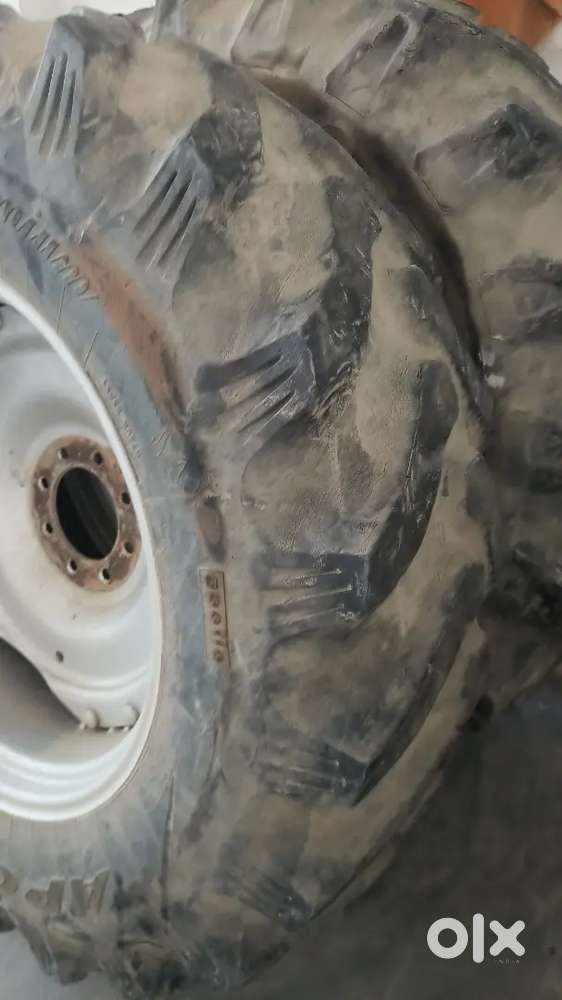 14 number tractor ke tyre 50%