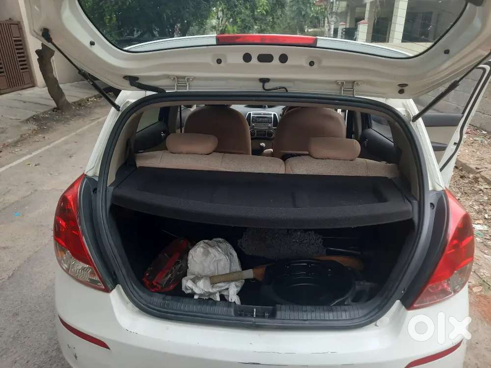 Hyundai I20 2012 Diesel 118000 Kms, Well Maintained. Mint Condition