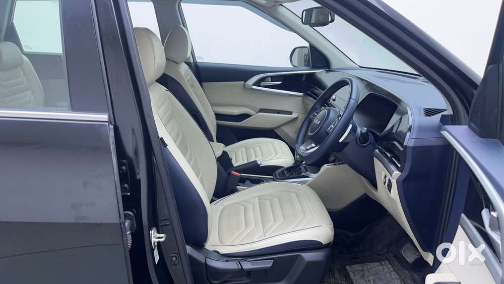 Kia Carens 1.5 Luxury Plus Turbo Dct 7 Str, 2024, Petrol