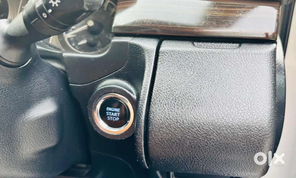 Toyota Innova Crysta 2.8 Zx At 7 Seater, 2017, Diesel