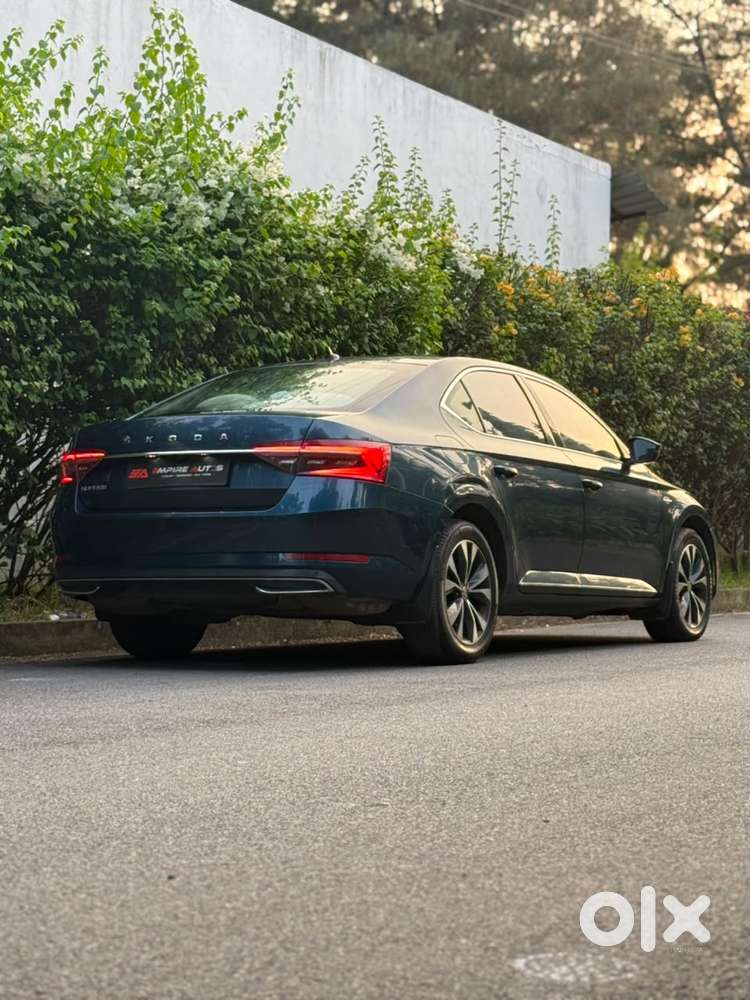 Skoda Superb 2.0 L&k Tsi At, 2022, Petrol