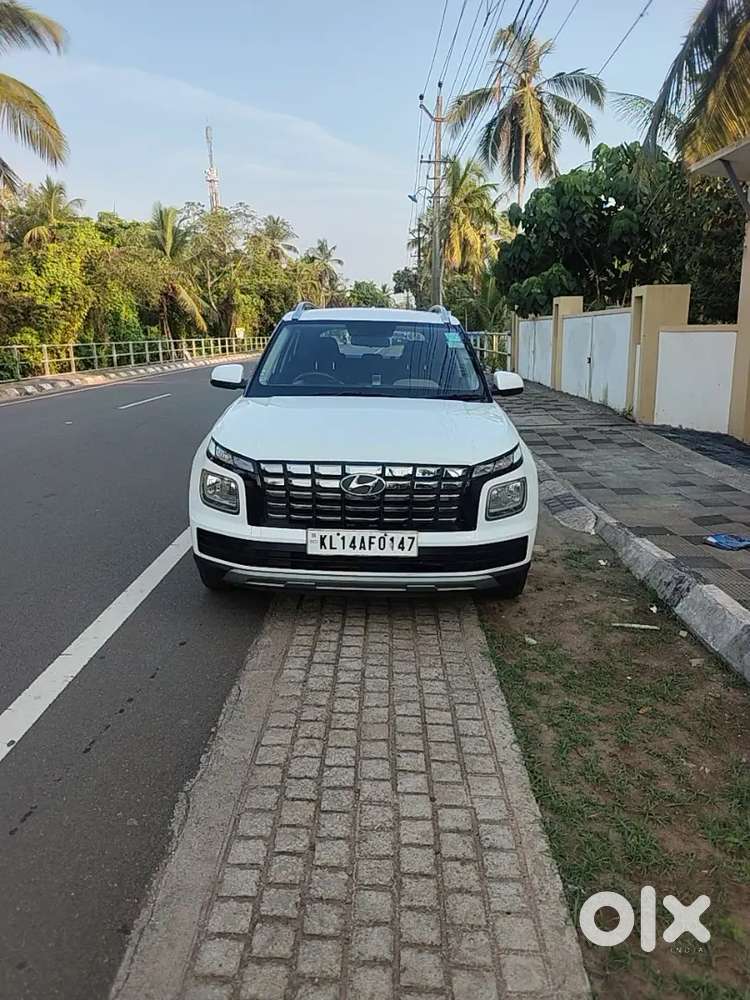 Hyundai Venue 2024 Diesel 7200 Km Driven