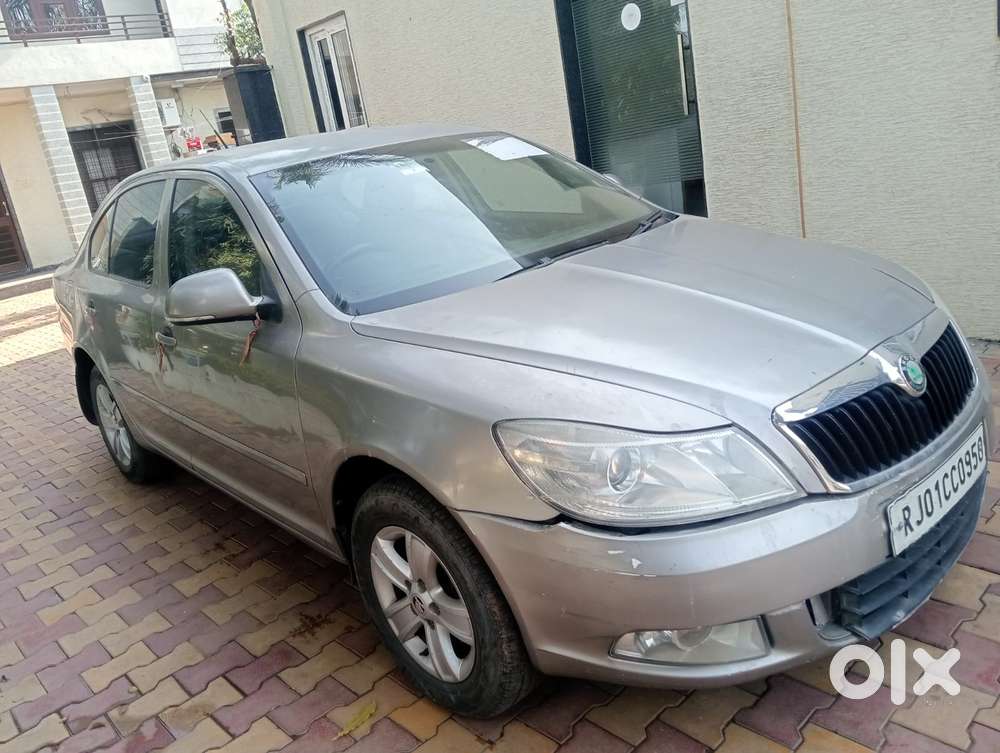 Skoda Laura 1.9 Elegance Pd, 2011, Petrol