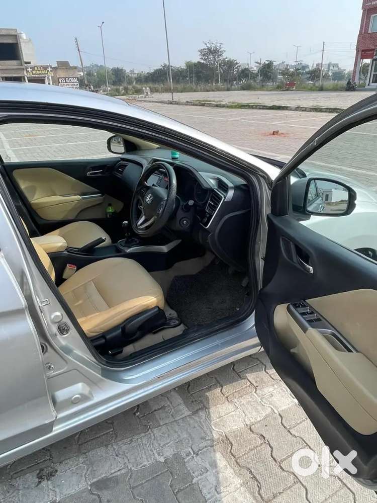 Honda City 1.5 V 2016