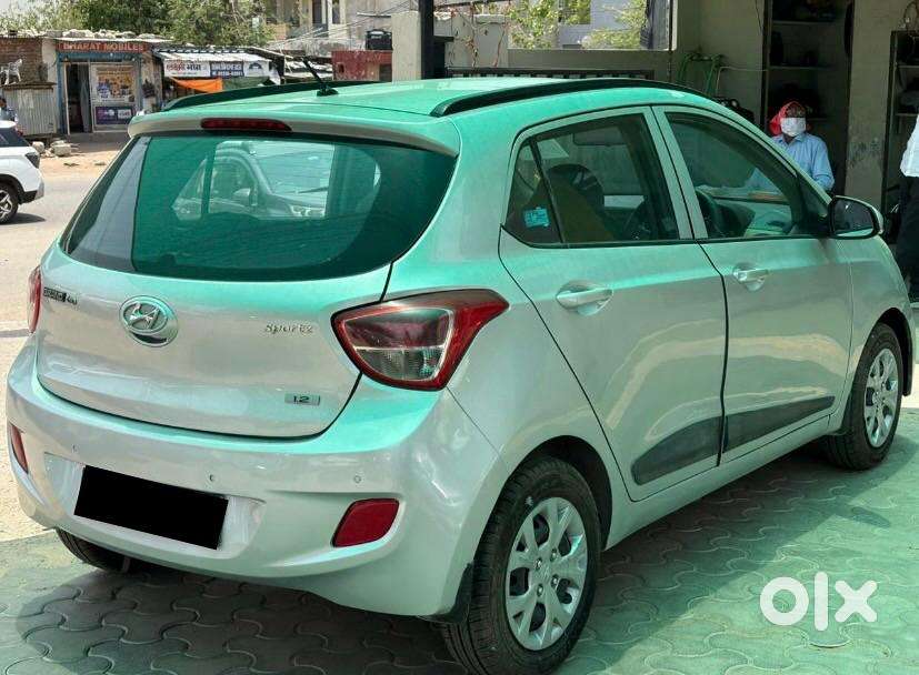 Hyundai Grand I10 Sportz, 2016, Petrol