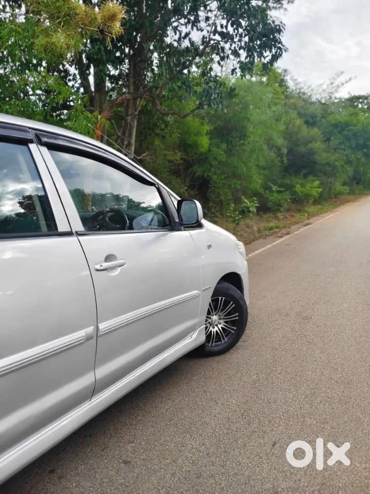 Toyota Innova 2.5g Bs4 2011