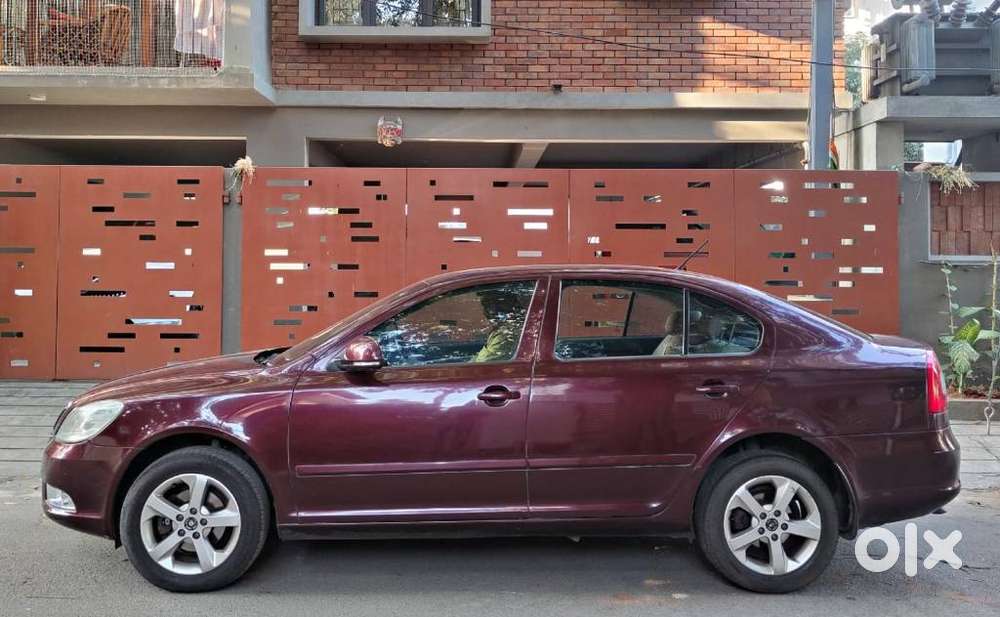 Skoda Laura Ambiente 2.0 Tdi Cr Manual, 2012, Diesel