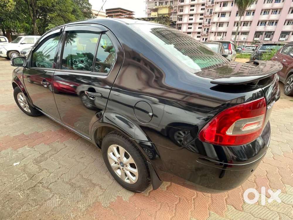 Well Maintained 2013 Model Fiesta Classic Full Option (titanium )