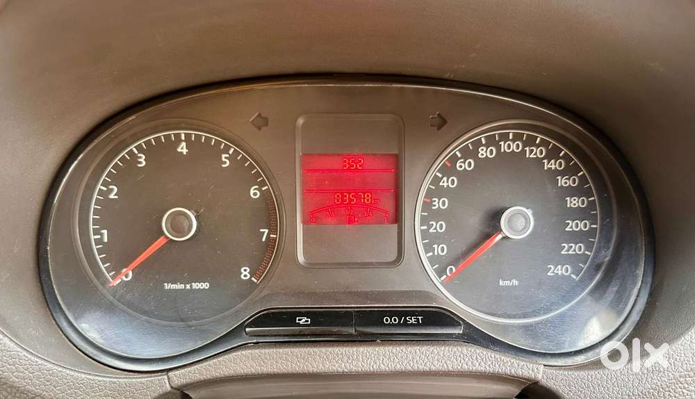 Volkswagen Vento 2010-2013 Petrol Highline, 2011, Petrol