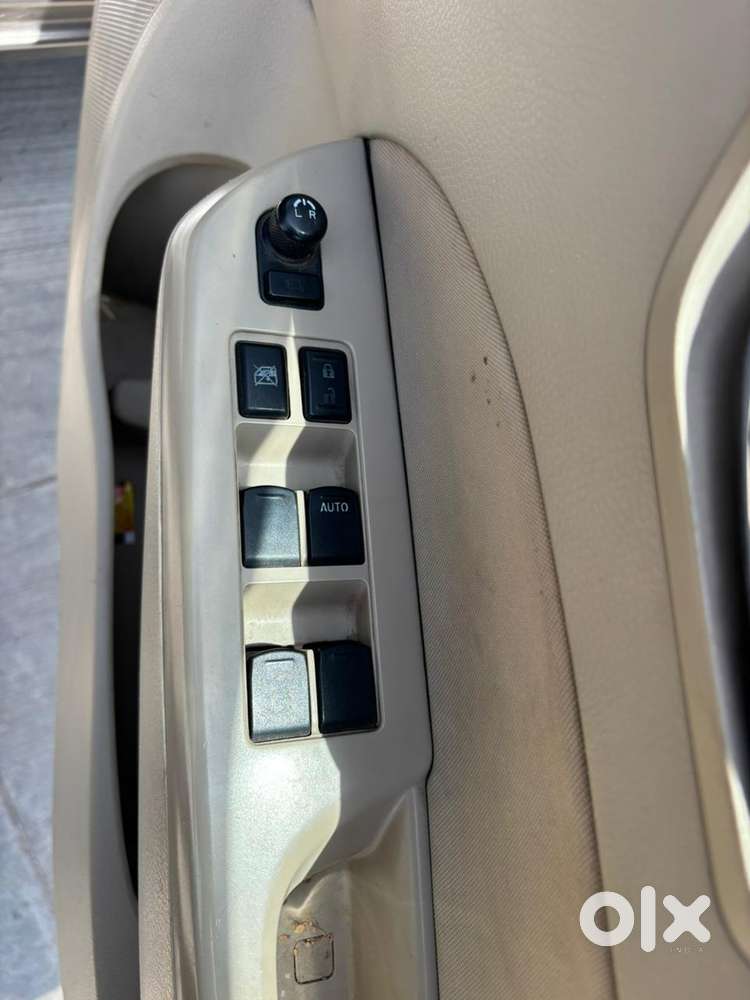 Maruti Suzuki Swift Dzire 1.2 Vxi Bsiv, 2016, Petrol