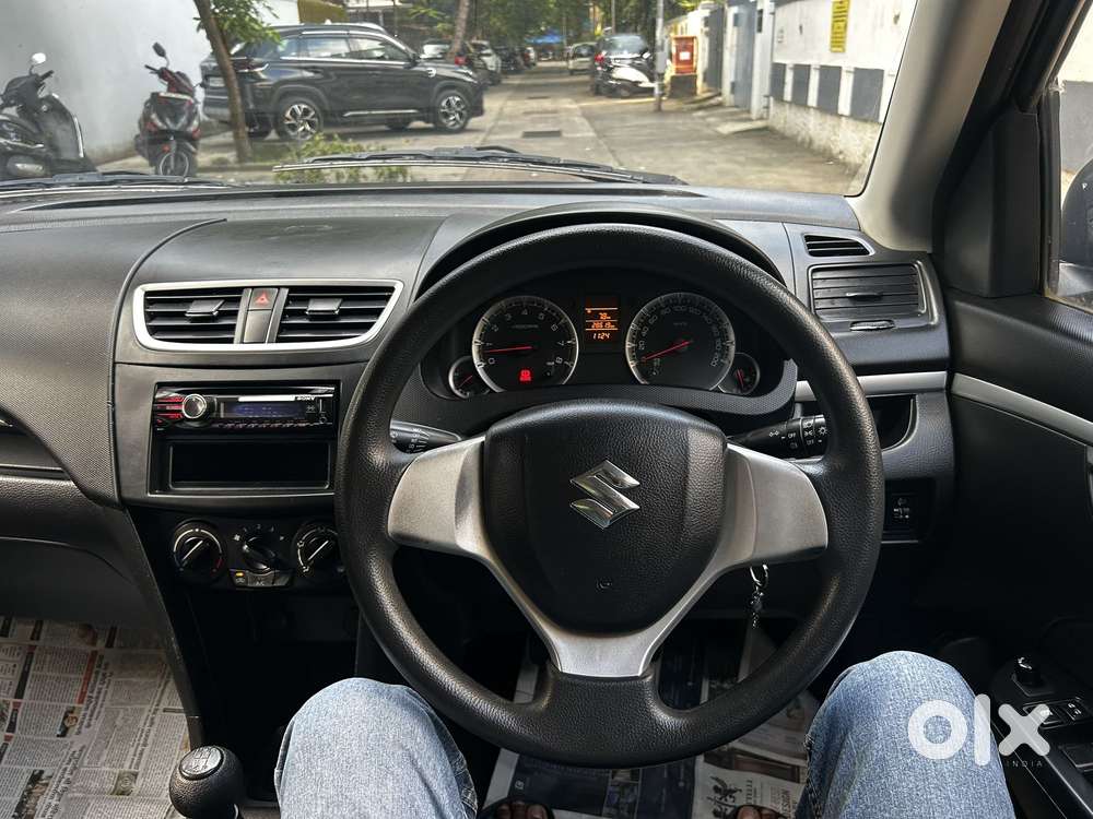 Maruti Suzuki Swift Vxi With Abs, 2012, Petrol