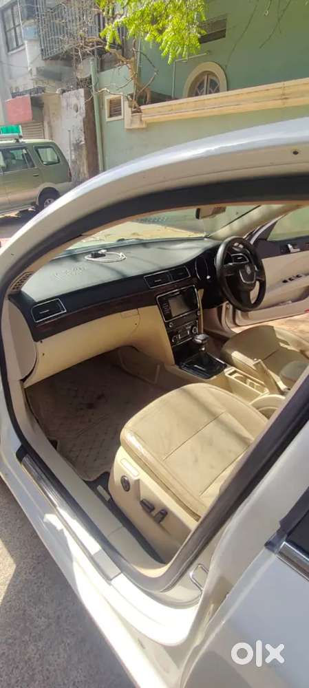 Skoda Superb 2011