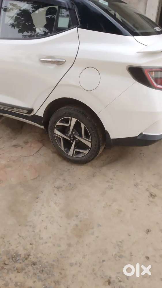 Hyundai Aura 2023 Cng 32000 Km Driven Single Hand Car .