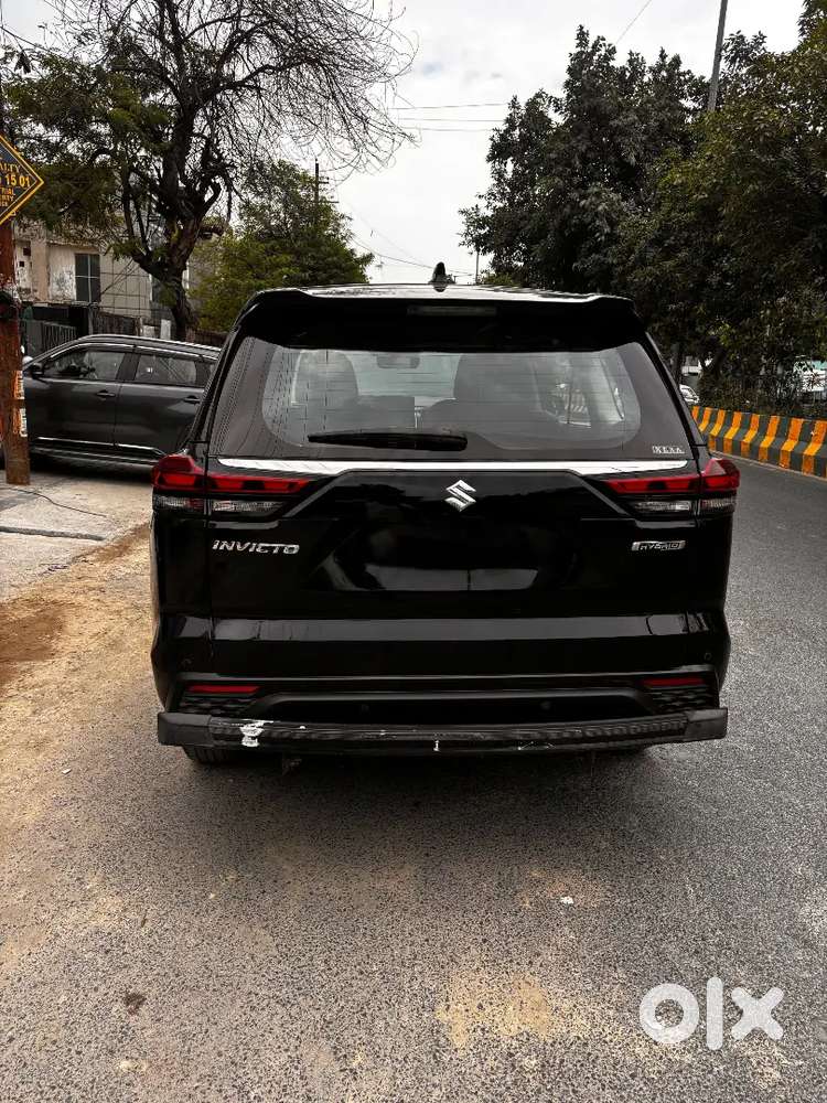 Maruti Suzuki Invicto Alpha 2025