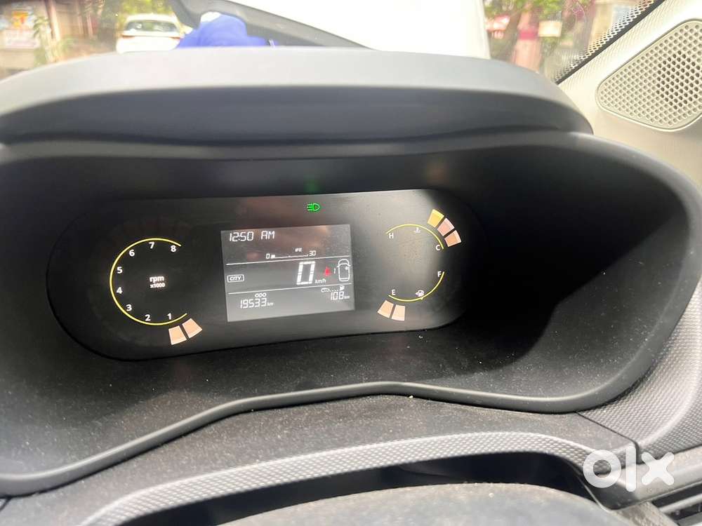 Tata Nexon Pure Petrol Mt (2024) Grey