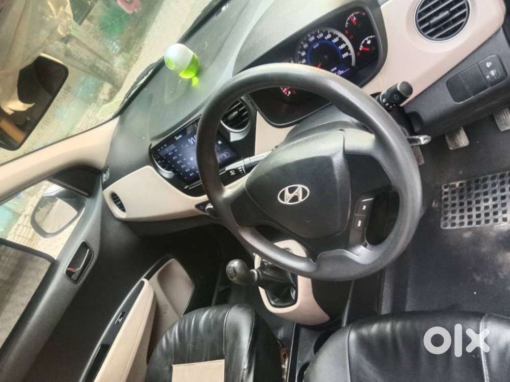 Hyundai Grand I10 Sportz, 2015, Petrol