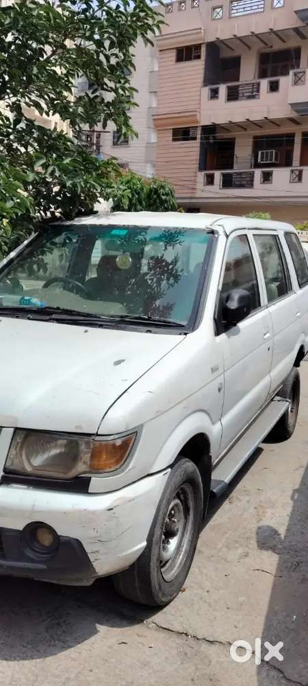 Chevrolet Tavera 2012