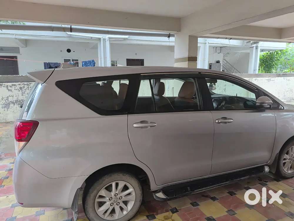 Toyota Innova Crysta 2.4g 8 Seater Full Showroom Record