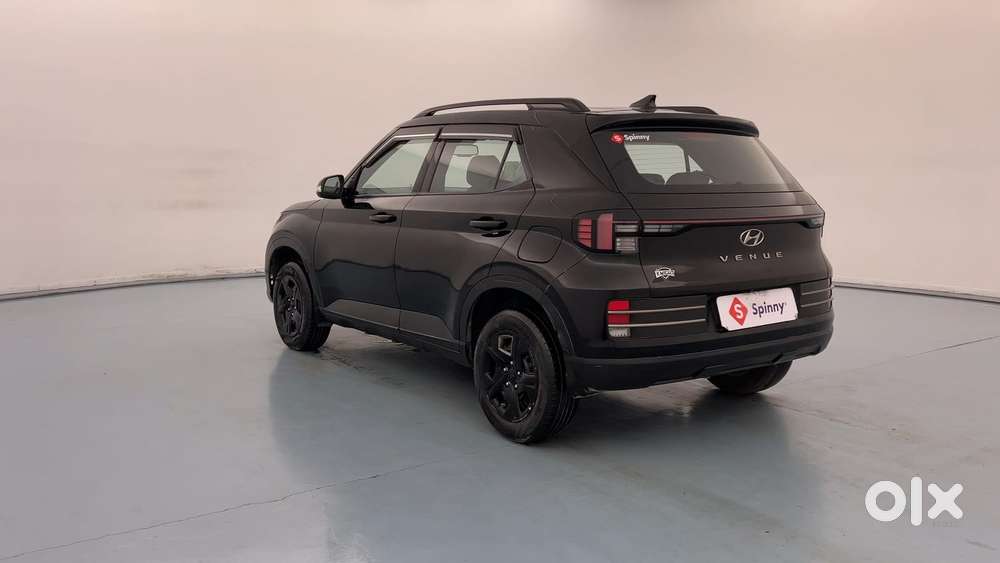 Hyundai Venue Sx Knight Edition Mt, 2023, Petrol