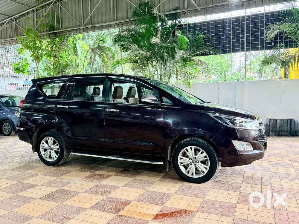 Toyota Innova Crysta 2.8 Zx At 7 Seater, 2016, Diesel