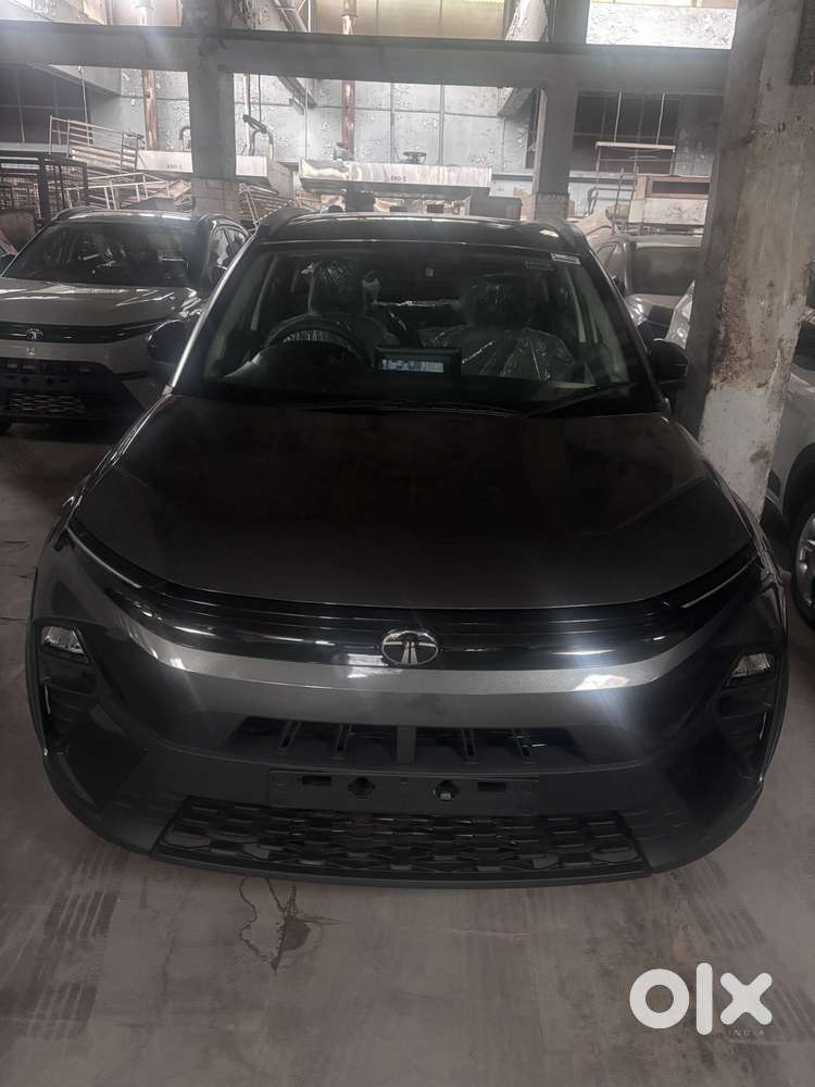 Tata Nexon, 2025, Petrol