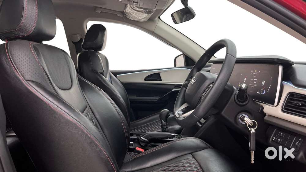 Mahindra Xuv700 2.2 Ax 5 Diesel At 7 Str, 2024, Diesel