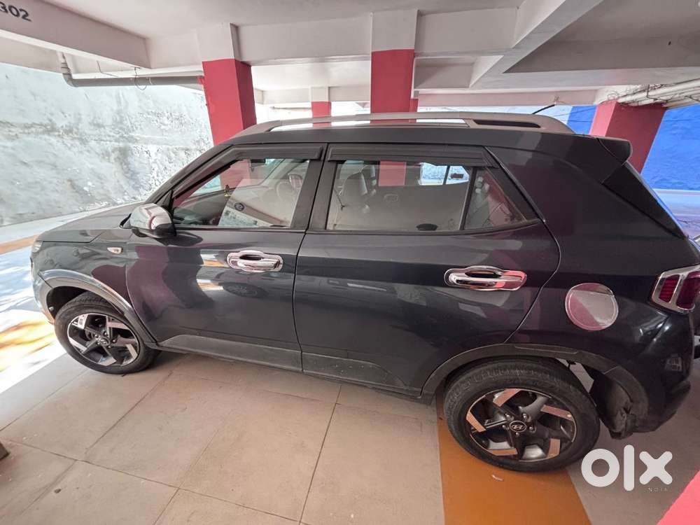 Hyundai Venue 2022 Petrol  Excellent Condition