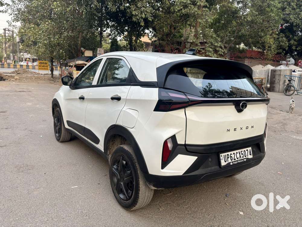 Tata Nexon Smart Plus1.2 Revotron Petrol 5 Mt, 2024, Petrol