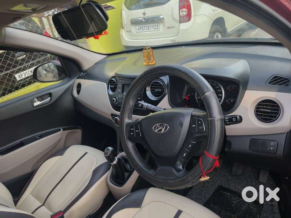 Hyundai Grand I10 Sportz, 2016, Petrol
