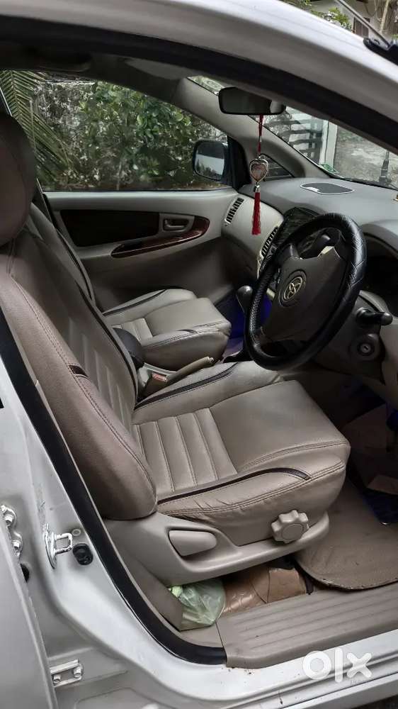 Toyota Innova 2010