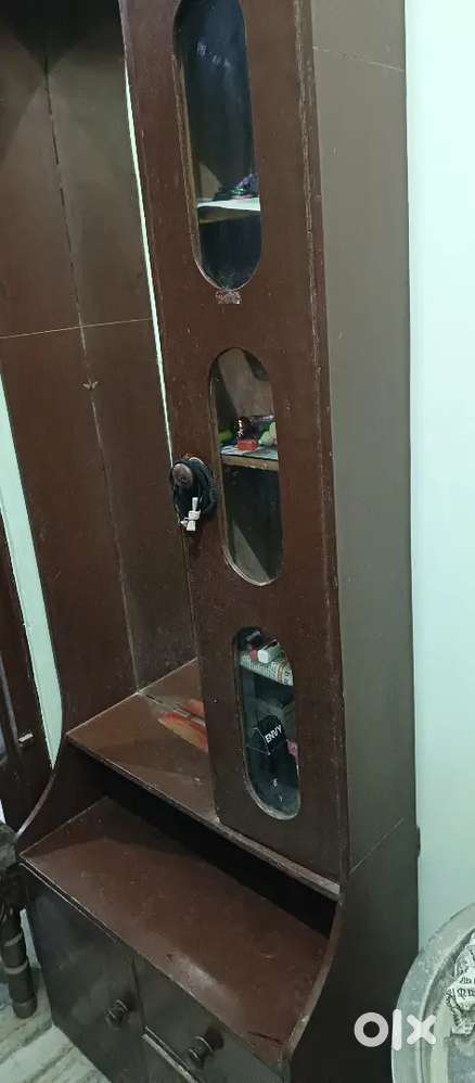 Dressing table