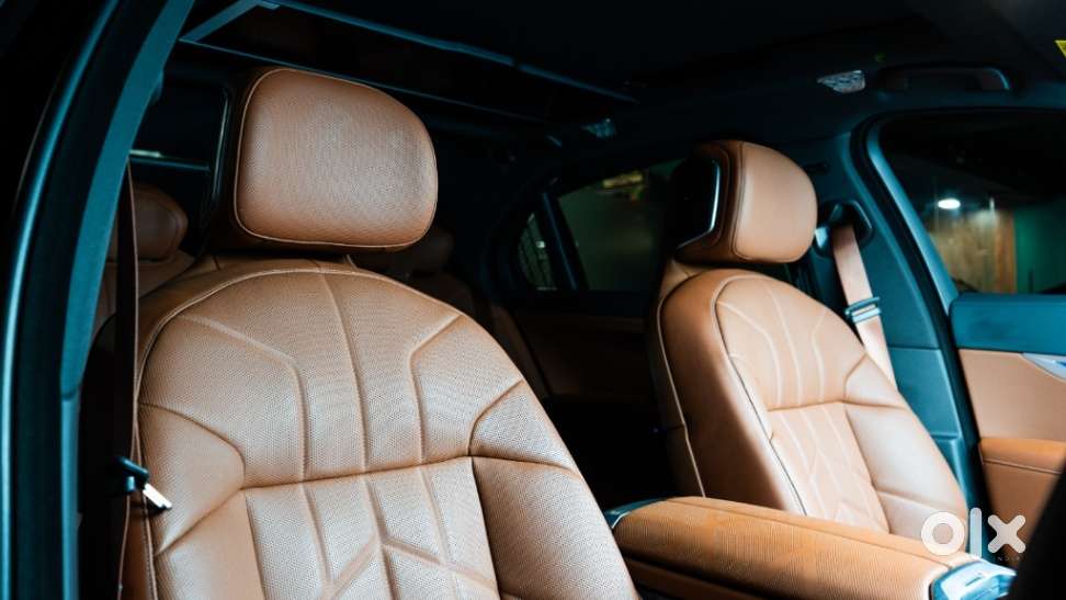 Bmw I7 Xdrive60, 2023, Electric