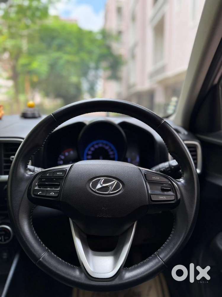 Hyundai Venue Sx Diesel Sunroof 61000 Kms Driven