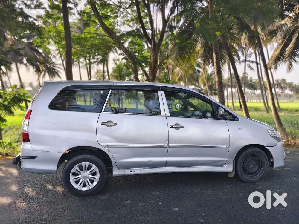 Toyota Innova 2014
