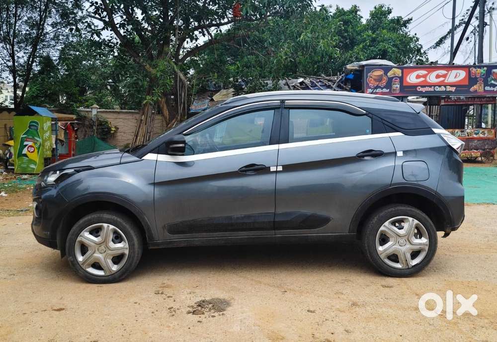 Tata Nexon 1.5 Revotorq Xm (s), 2022, Petrol