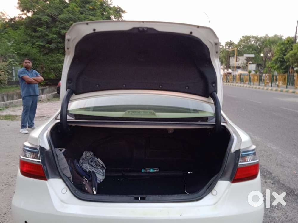 Toyota Camry 2.5 Hybrid, 2015, Petrol